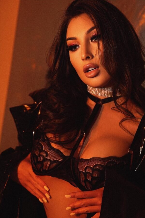Devi's Sensual Lingerie Set - Image 5