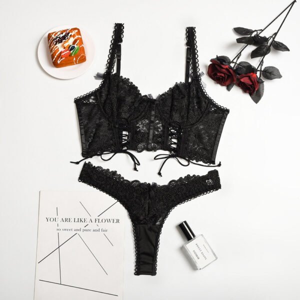 Paula's Embroidery Set - Image 4