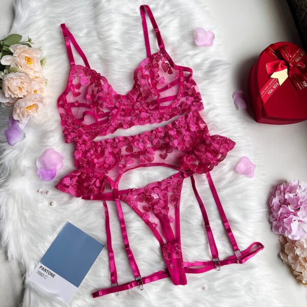 Zoe's Heart Embroidery Set - Image 8