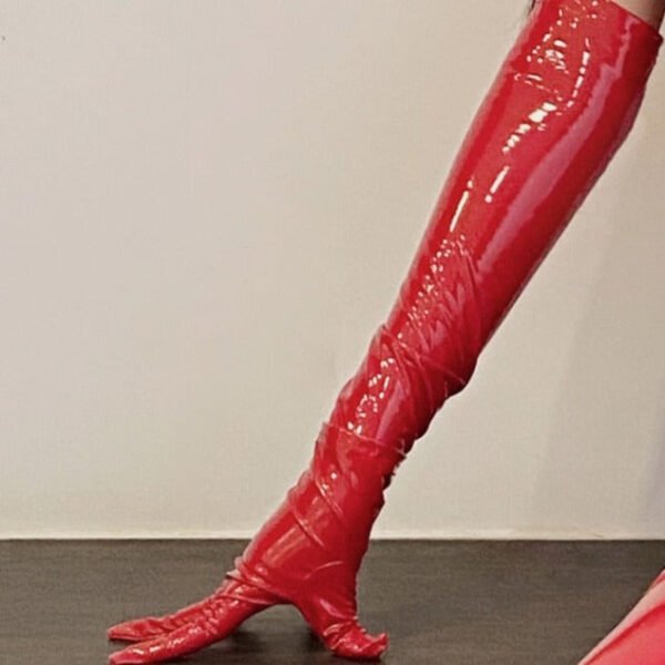 Angelique's Hot Bodysuit - Image 10
