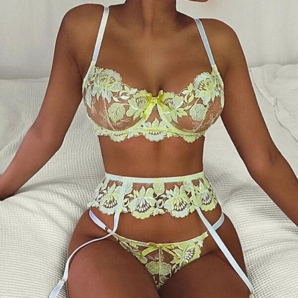 Diana's Sexy Lace Set - Image 6