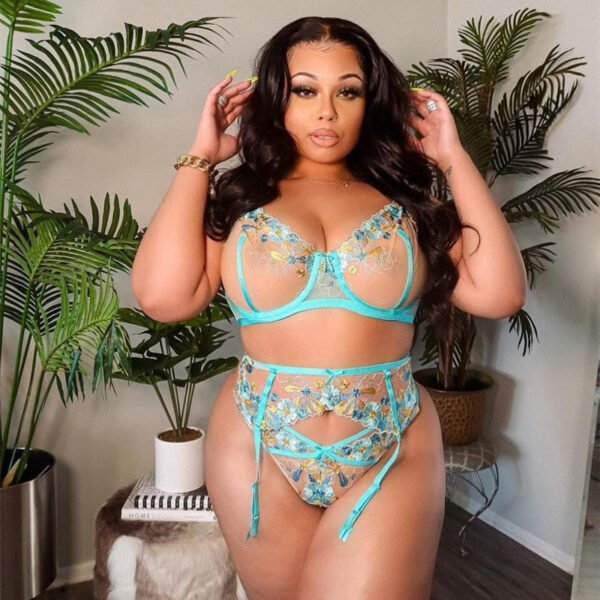 Flora Lingerie Set - Image 17